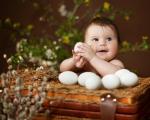 Spori o dopolnilni hrani: kdaj lahko otroku dam jajce?