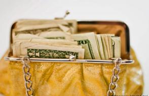 Brieftaschenfarbe, um Geld anzuziehen