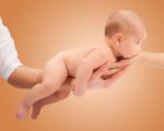 Wszystko o żywieniu noworodków w pierwszych dniach życia