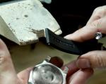 Comment bien nettoyer un bracelet de montre à la maison Comment renouveler un bracelet de montre en cuir