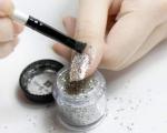 Kako pravilno nanijeti glitter na gel lak