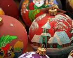 Ako ozdobiť vianočný stromček: bezpečné vianočné hračky pre najmenších