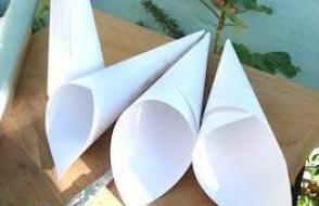 Петушок из цветной бумаги (конус) поделка к Пасхе или Новому году петуха для детей своими руками